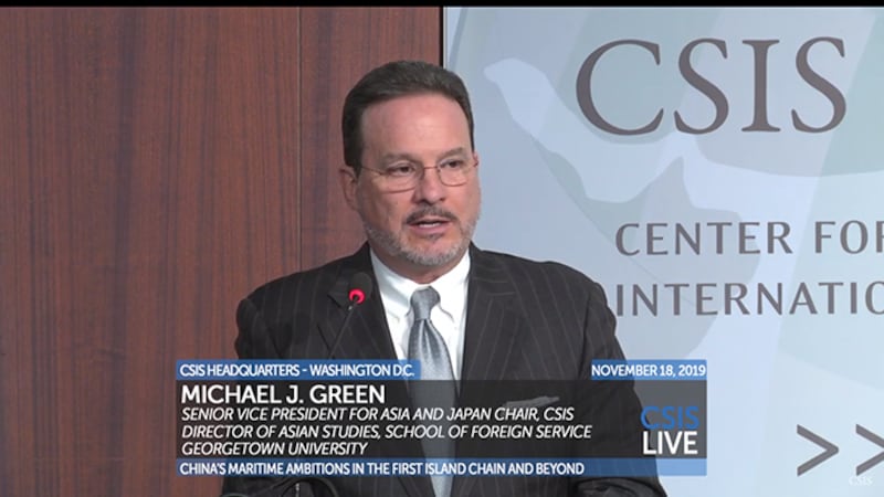 美国华盛顿智库“战略暨国际研究中心”副总裁葛林(Michael J. Green)在研讨会上表示, 美国和欧洲应强调民主和人权价值,并联合志同道合的盟友以此对中国进行制约。(视频截图)