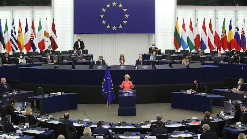 2021年9月15日，欧洲联盟执行委员会主席冯德莱恩（Ursula von der Leyen）在年度盟情咨文演说。（美联社）