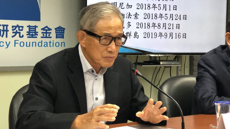 前外交部长欧鸿炼呼吁蔡英文政府要从“美国可以救我们的迷思中”觉醒。(记者夏小华摄)