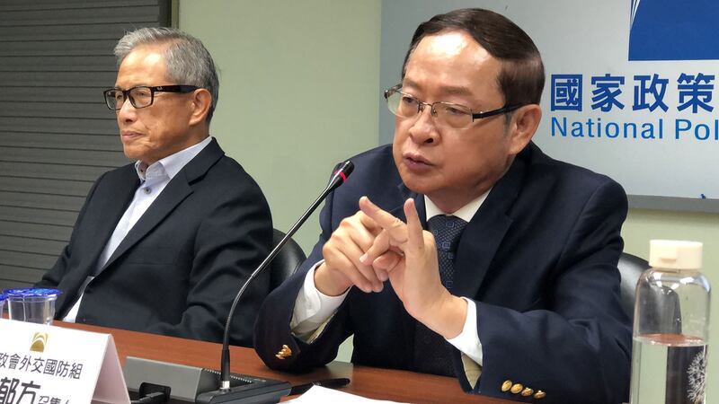 前立法委员林郁方指在争夺所罗门案,中共独自打败美、澳、日联手。(记者夏小华摄)