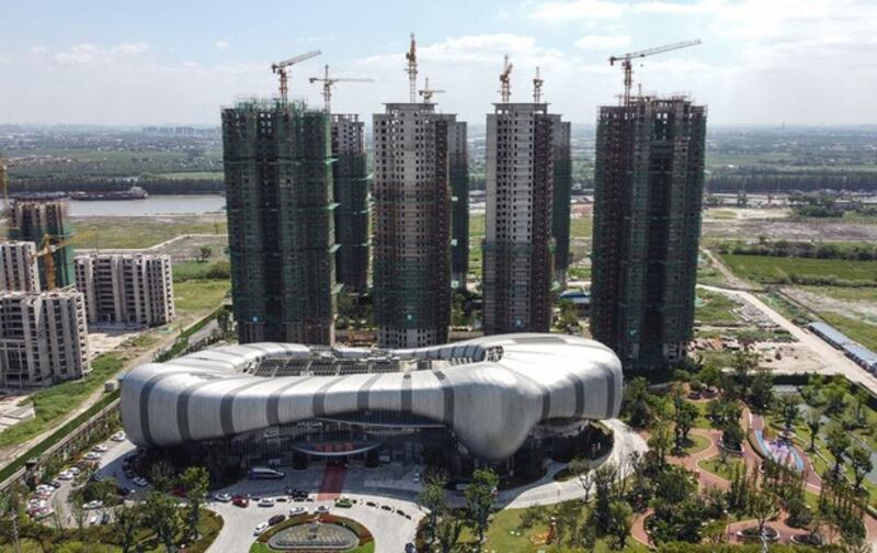 位于江苏太仓的恒大文化旅游城是一个混合用途的住宅-零售-娱乐开发项目,但该项目已于2021年9月17日停工。(法新社)