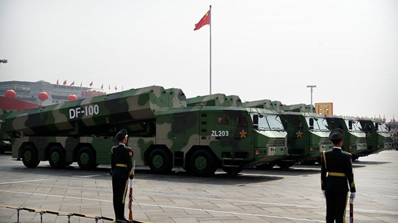 2019年10月1日天安门阅兵中展示的中国巡航导弹。(美联社)