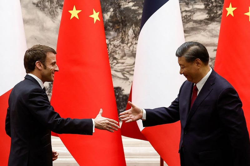 2023年4月6日，法国总统马克龙在北京与中国国家主席习近平会面。（路透社）