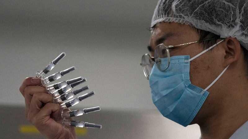 中国目前已有四种新冠病毒疫苗进入第三期临床试验。(AP)