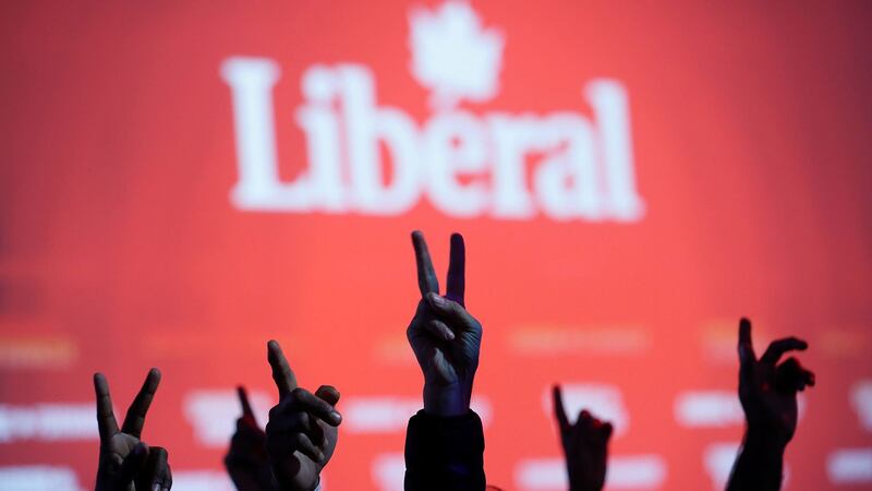 加拿大自由党在这次选举中的席次,从上一届的184席降至157个席次,由於多数执政需要取得170个席次,如今只落得少数执政的地位。(路透社)