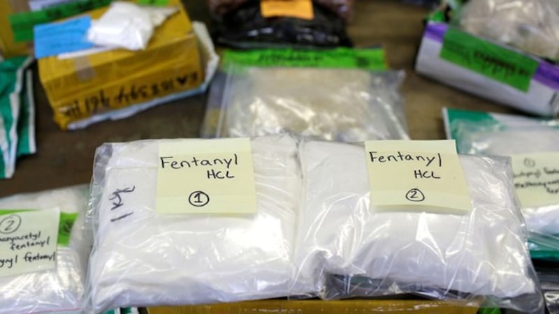 美国执法部门查获的芬太尼等毒品(路透社资料图片)