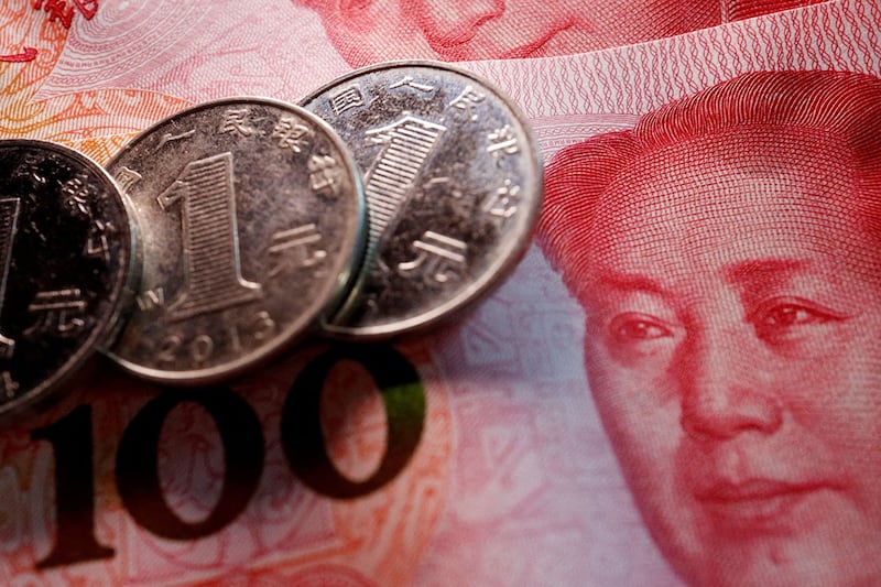 中国加强措施稳定汇价,人行和外管局出手,阻止人民币再贬值。(路透社资料图片)