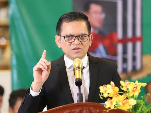 ប្រវត្តិលោក ប៉ែន បូណា មនុស្សបក្សប្រជាជន លាក់មុខក្នុងវិស័យសារព័ត៌មាន