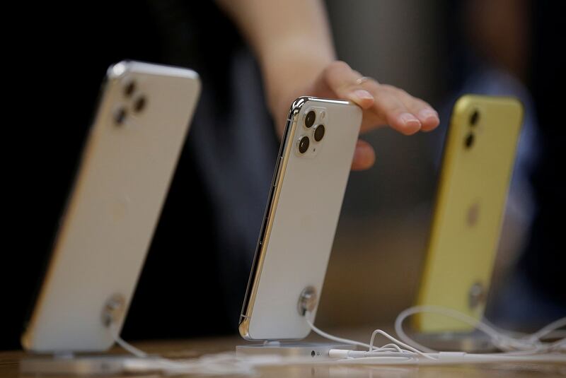 图为,苹果手机iPhone 11 Pro Max,iPhone 11 Pro和iPhone11在北京苹果专卖店展示。(路透社)