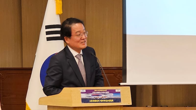 7일 ‘트럼프 시대 국가안전보장 대토론회’에서 발표를 진행 중인 남성욱 숙명여대 석좌교수.
