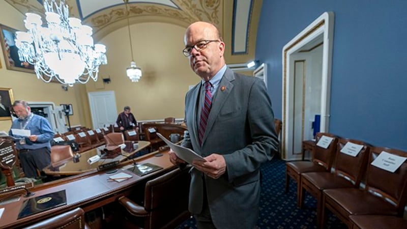 汤姆·兰托斯人权委员会共同主席、民主党众议员麦戈文(Jim McGovern)在会上指出，抵制奥运会并非是将体育运动政治化。（美联社图片）
