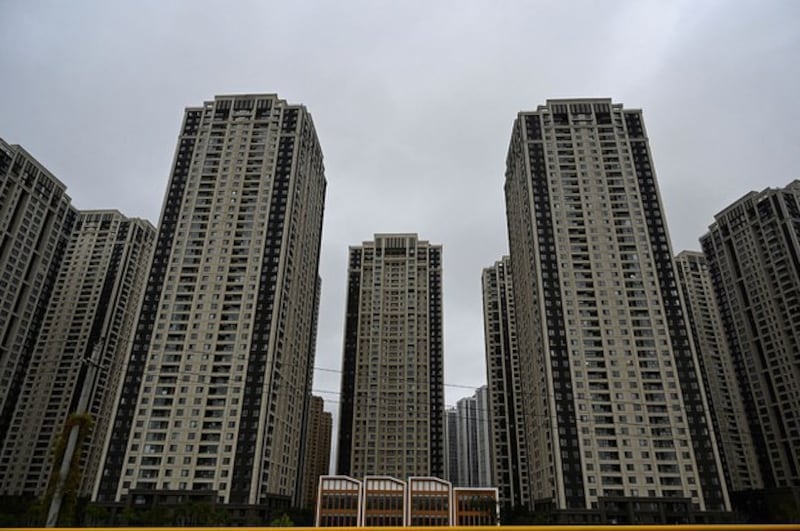 中国恒大集团在河南洛阳开发的住宅区恒大绿洲未完工的住宅楼(路透社)