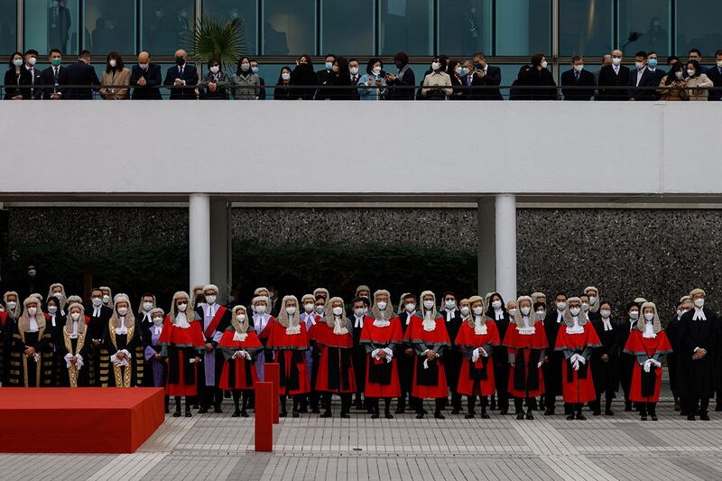 美国跨党派议员2日提出《香港制裁法案》,要求制裁49名香港法官、检控官及政府官员等,其中包括多名国安法指定法官等。(路透社资料图片)