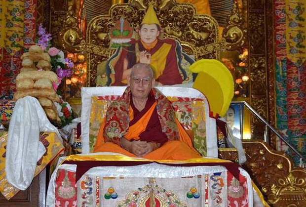 སེར་བྱེས་མཁས་སྙན་གྲྭ་ཚང་གི་མཁན་རབས་ ༧༦ པ་ཁྲི་འདོན།