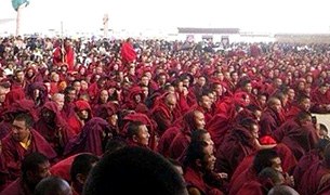 རྫ་སྟོད་དགོན་དུ་སྨོན་ལམ་ཆེན་མོ་ཐེངས་༡༡པ། རྫ་སྟོད་དགོན་དུ་སྨོན་ལམ་ཆེན་མོ་ཐེངས་༡༡པ།