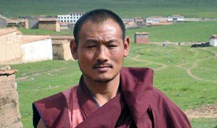 རྨ་ཆུ་རྫོང་དུ་གྲྭ་བ་བཀྲིས་རྒྱ་མཚོ་འཛིན་བཟུང༌། རྨ་ཆུ་རྫོང་དུ་གྲྭ་བ་བཀྲིས་རྒྱ་མཚོ་འཛིན་བཟུང༌།