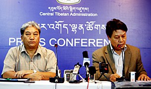 རང་ལུས་མེ་སྲེག་ཐད་བརྙན་འཕྲིན་དབུ་འབྱེད། རང་ལུས་མེ་སྲེག་ཐད་བརྙན་འཕྲིན་དབུ་འབྱེད།