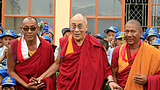 བསྙེན་རྫོགས་ཀྱི་སྡོམ་པ་འབོགས་འཇོག་མཛད།