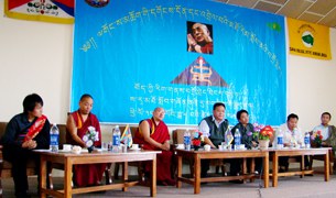 ས་ར་མཐོ་སློབ་ཏུ་མཁས་དབང་དང་སློབ་གཉེར་བའི་བར་བགྲོ་གླེང༌། ས་ར་མཐོ་སློབ་ཏུ་མཁས་དབང་དང་སློབ་གཉེར་བའི་བར་བགྲོ་གླེང༌།