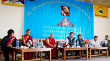 ས་ར་མཐོ་སློབ་ཏུ་མཁས་དབང་དང་སློབ་གཉེར་བའི་བར་བགྲོ་གླེང༌།