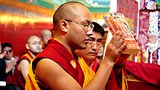 ༸གོང་ས་མཆོག་གི་མཛད་རྣམ་དབུ་འབྱེད་གནང་བ།