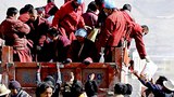 དགེ་འདུན་པ་དང་སློབ་མ་ནས་རོགས་སྐྱོར།