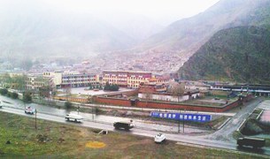 རྒྱ་གཞུང་གིས་བོད་ནང་སློབ་གྲྭ་ཁག་ལ་དམ་བསྒྲགས། རྒྱ་གཞུང་གིས་བོད་ནང་སློབ་གྲྭ་ཁག་ལ་དམ་བསྒྲགས།
