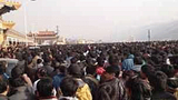རེབ་གོང་དུ་སློབ་མ་སྟོང་ཕྲག་མང་པོས་ངོ་རྒོལ།