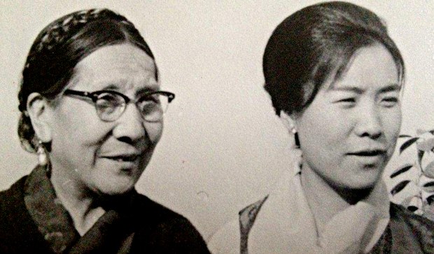 རྒྱལ་ཡུམ་ཆེན་མོ་མཆོག་གི་སྐུ་ཚེ་ལོ་རྒྱུས། རྒྱལ་ཡུམ་ཆེན་མོ་མཆོག་གི་སྐུ་ཚེ་ལོ་རྒྱུས།