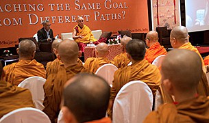 དེང་དུས་དང་སྲོལ་རྒྱུན་གྱི་ཤེས་ཡོན་གཉིས་ཀ་གལ་ཆེ། དེང་དུས་དང་སྲོལ་རྒྱུན་གྱི་ཤེས་ཡོན་གཉིས་ཀ་གལ་ཆེ།