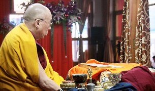 ཁོར་ཡུག་སྲུང་སྐྱོབ་དང་སྤྱོད་ལམ་ཡར་རྒྱས་སྐོར་བཀའ་སློབ། ཁོར་ཡུག་སྲུང་སྐྱོབ་དང་སྤྱོད་ལམ་ཡར་རྒྱས་སྐོར་བཀའ་སློབ།