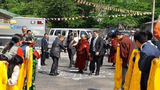 འབྲས་སྤུངས་སྒོ་མང་ཆོས་ཚོགས་སུ་ཕེབས་པ།