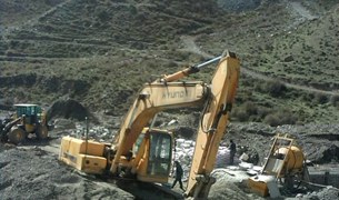གཏེར་ཁ་སྔོག་འདོན་བྱས་པར་བོད་མིས་ངོ་རྒོལ། གཏེར་ཁ་སྔོག་འདོན་བྱས་པར་བོད་མིས་ངོ་རྒོལ།