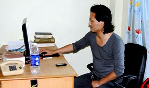 བཙན་བྱོལ་བོད་གཞུང་ཞེས་པ་བོད་མིའི་སྒྲིག་འཛུཊ་ལ་བསྒྱུར་བ། བཙན་བྱོལ་བོད་གཞུང་ཞེས་པ་བོད་མིའི་སྒྲིག་འཛུཊ་ལ་བསྒྱུར་བ།