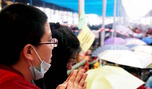 རྡོ་རྗེ་གདན་དུ་ཇོ་ནང་བའི་ལོ་འཁོར་ཚོགས་ཆེན། རྡོ་རྗེ་གདན་དུ་ཇོ་ནང་བའི་ལོ་འཁོར་ཚོགས་ཆེན།