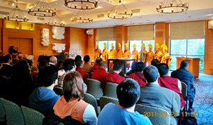 ཨ་རིའི་ཨེ་མོ་རི་སློབ་གྲྭ་ཆེན་མོའི་ནང་བོད་ཀྱི་དུས་སྟོན། ཨ་རིའི་ཨེ་མོ་རི་སློབ་གྲྭ་ཆེན་མོའི་ནང་བོད་ཀྱི་དུས་སྟོན།