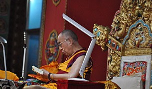 དེང་དུས་ཀྱི་ཤེས་ཡོན་དང་མཉམ་དུ་ནང་ཆོས་ཡང་གལ་ཆེ། དེང་དུས་ཀྱི་ཤེས་ཡོན་དང་མཉམ་དུ་ནང་ཆོས་ཡང་གལ་ཆེ།