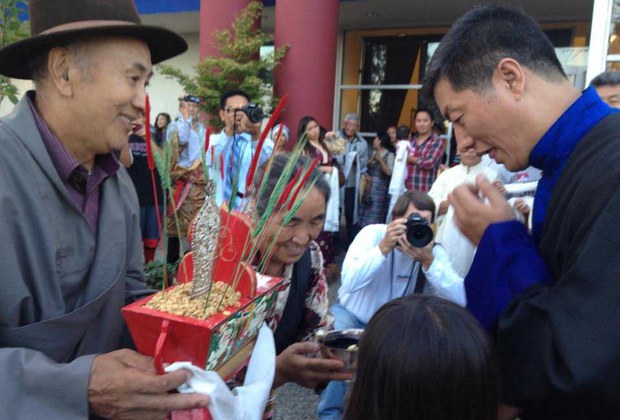 སྲིད་སྐྱོང་མཆོག་ཨ་རིའི་ནུབ་ཕྱོགས་སུ་ཕེབས་པ། སྲིད་སྐྱོང་མཆོག་ཨ་རིའི་ནུབ་ཕྱོགས་སུ་ཕེབས་པ།