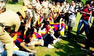 ལྡི་ལི་རུ་བོད་རིཊ་སློབ་མ་ཁག་ནས་ངོ་རྒོལ། ལྡི་ལི་རུ་བོད་རིཊ་སློབ་མ་ཁག་ནས་ངོ་རྒོལ།