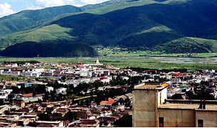བུ་མོ་རང་ལོ་༡༧་ཡིན་པ་ཞིག་ནས་ངོ་རྒོལ། བུ་མོ་རང་ལོ་༡༧་ཡིན་པ་ཞིག་ནས་ངོ་རྒོལ།