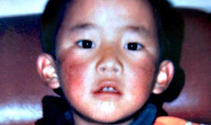 བཞུགས་སྒར་དུ་པཎ་ཆེན་རིན་པོ་ཆེ་མཆོག་གི་འཁྲུངས་སྐར། བཞུགས་སྒར་དུ་པཎ་ཆེན་རིན་པོ་ཆེ་མཆོག་གི་འཁྲུངས་སྐར།