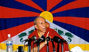 བོད་ཀྱི་ལོ་གསར་ཆོས་ཕྱོགས་ཀྱི་བྱེད་སྒོའི་ལམ་ནས་སྲུང་བརྩི། བོད་ཀྱི་ལོ་གསར་ཆོས་ཕྱོགས་ཀྱི་བྱེད་སྒོའི་ལམ་ནས་སྲུང་བརྩི།