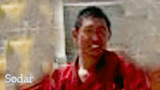 རྒྱ་གཞུང་གིས་དགེ་འདུན་པ་གཉིས་གློད་བཀྲོལ་བཏང་བ།