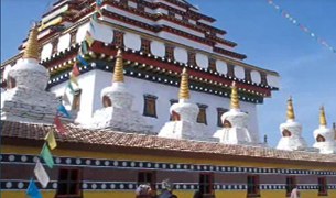 ཀརྟི་དགོན་པའི་གྲྭ་གསུམ་ལ་ཁྲིམས་ཐག་བཅད་ཡོད་པ། ཀརྟི་དགོན་པའི་གྲྭ་གསུམ་ལ་ཁྲིམས་ཐག་བཅད་ཡོད་པ།