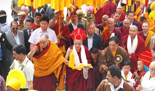 འཆི་མེད་དགའ་ཚལ་གླིང་དགོན་པའི་དབུ་འབྱེད། འཆི་མེད་དགའ་ཚལ་གླིང་དགོན་པའི་དབུ་འབྱེད།