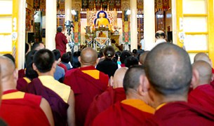 ལྷོ་ཤར་ཨེ་ཤེ་ཡའི་དད་ཆོས་ཞུ་བ་རྣམས་ལ་བཀའ་ཆོས། ལྷོ་ཤར་ཨེ་ཤེ་ཡའི་དད་ཆོས་ཞུ་བ་རྣམས་ལ་བཀའ་ཆོས།