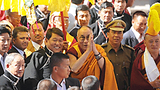 ༸གོང་ས་མཆོག་མོན་རྟ་དབང་ལ་ཞབས་སོར་འཁོད་གནང་བ།