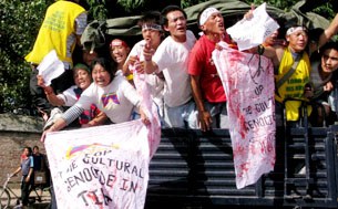 བལ་ཡུལ་དུ་བོད་མི་བདུན་བཅུ་ལྷག་འཛིན་བཟུང་བྱས་པ། བལ་ཡུལ་དུ་བོད་མི་བདུན་བཅུ་ལྷག་འཛིན་བཟུང་བྱས་པ།