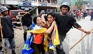 བལ་ཡུལ་ཉེན་རྟོག་པས་བོད་མི་ཁག་ལ་ཉེས་རྡུང་། བལ་ཡུལ་ཉེན་རྟོག་པས་བོད་མི་ཁག་ལ་ཉེས་རྡུང་།