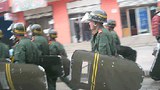 དཀར་མཛེས་ཁུལ་དུ་ངོ་རྒོལ་མུ་མཐུད་བྱེད་པ།